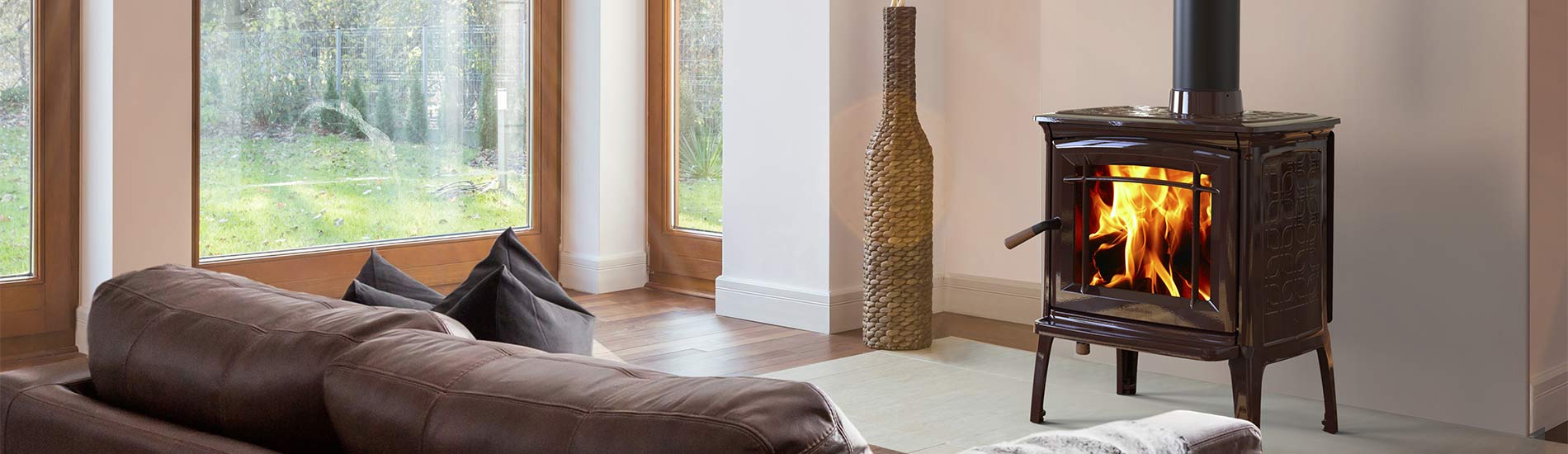 Krbov&eacute; kachle HERG&Oacute;M Craftsbury &ndash; tradičn&yacute; hned&yacute; smalt v modernom interi&eacute;ri